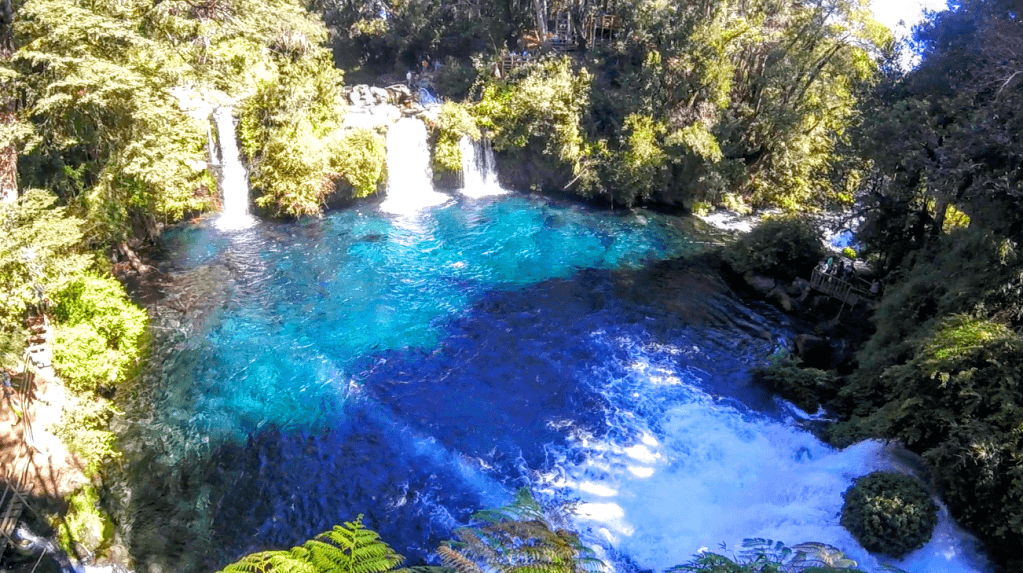 Cachoeira Ojos del Caburgua em Pucón