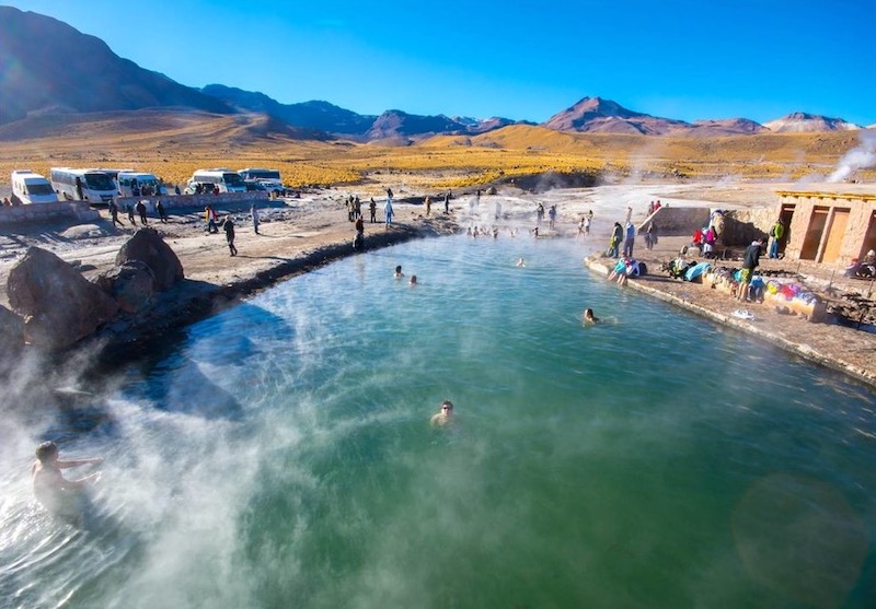 Geyser del Tatio em San Pedro de Atacama no Chile: piscina termal
