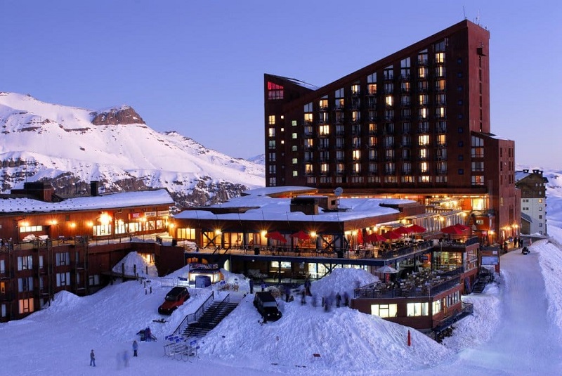 Hotel em uma pista de esqui no Chile
