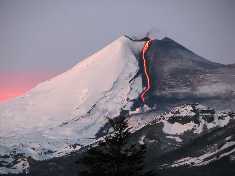 Vulcão Llaima no Parque Nacional Conguillio perto de Temuco