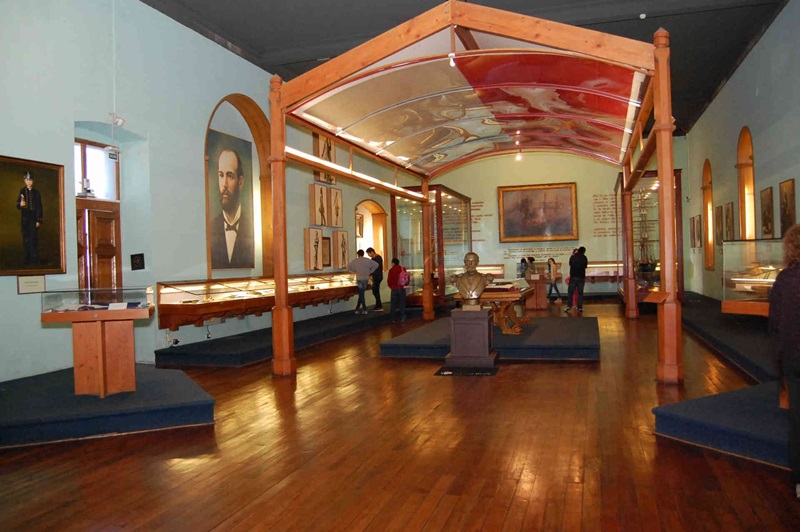 Interior do Museu Naval e Marítimo em Valparaíso