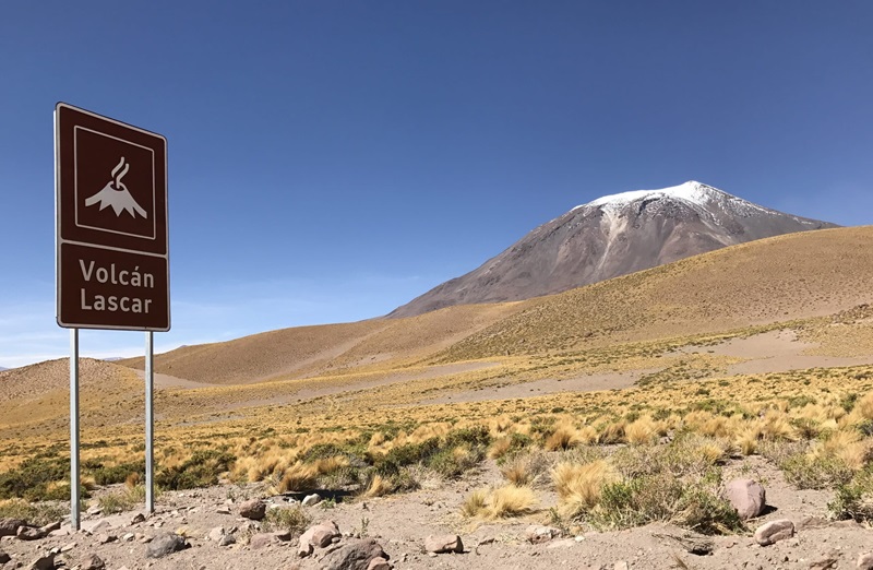 Placa de sinalização do Vulcão Lascar em San Pedro de Atacama
